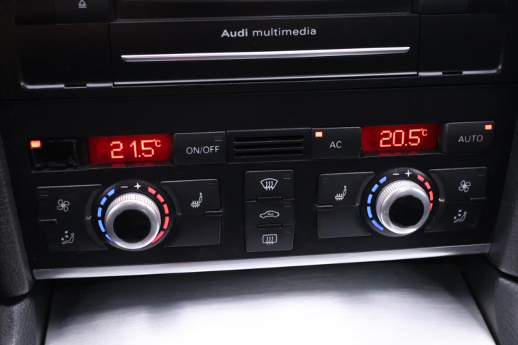 Audi Q7 3,0 TDI 4x4 7-Míst CZ 1. Maj.