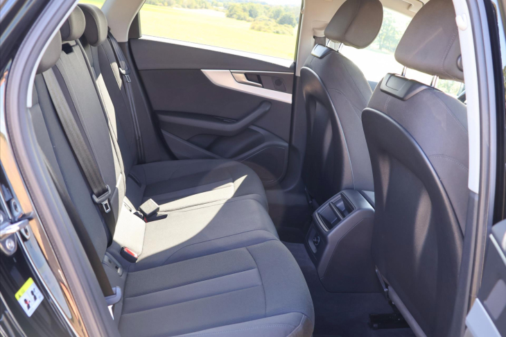 Audi A4 2,0 TDI 110kW Sport Navi Xenon