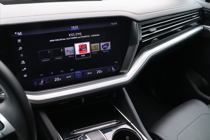 Volkswagen Touareg 3,0 TDI 210kW 4M LED DPH CZ