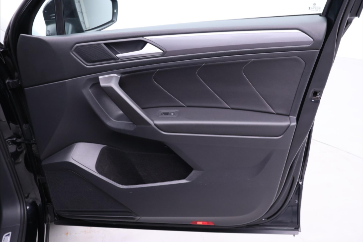 Volkswagen Tiguan Allspace 2,0 TDI DSG 4M R-Line Black DPH