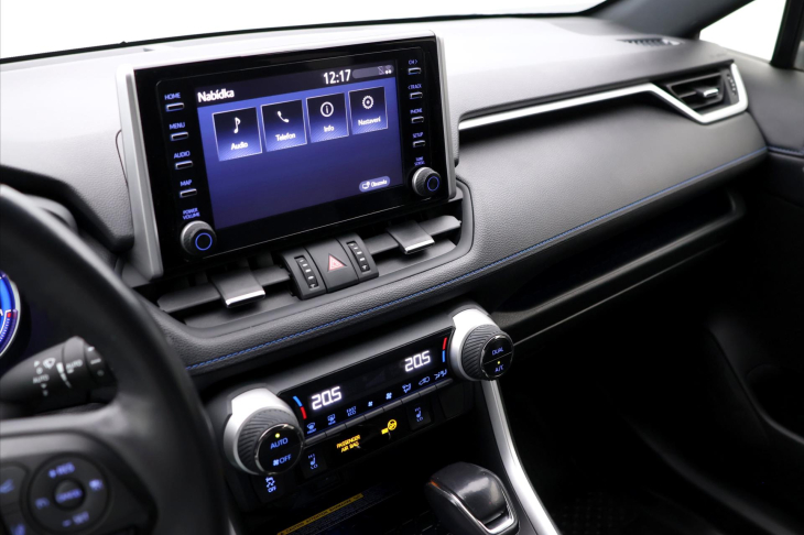 Toyota RAV4 2,5 e-CVT 131kW Selection 4WD CZ