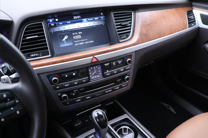 Hyundai Genesis 3,8 GDI 232kW CZ DPH