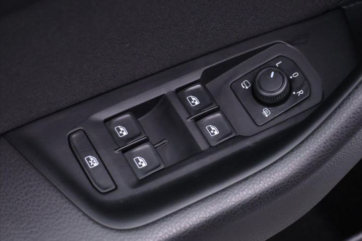 Volkswagen Passat 2,0 TDI 110kW DSG 1.Maj. DPH