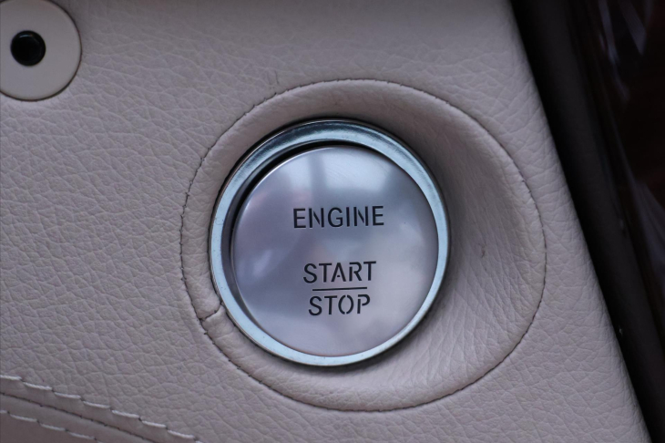 Mercedes-Benz CL 5,5 CL-CLASS 500 CZ 285 kW