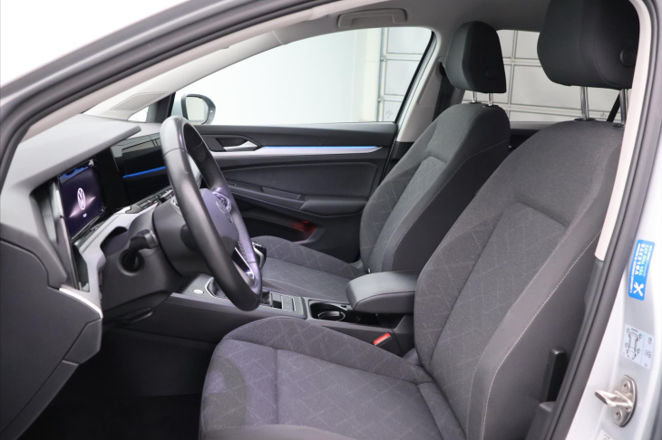Volkswagen Golf 1,0 TSI 81kW Life M6