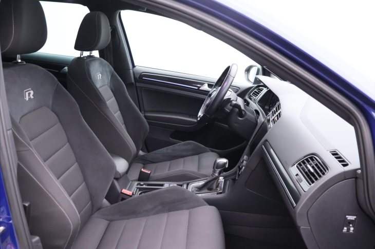 Volkswagen Golf 2,0 TSI R 228kW 4M DSG Virtual
