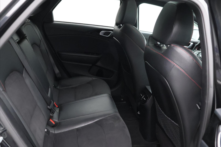 Kia Ceed 1,6 T-GDI 150kW DCT CZ GT