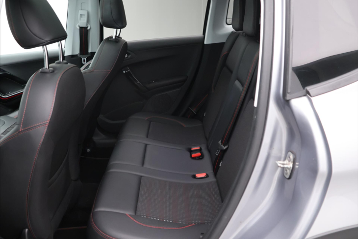 Peugeot 2008 1,2 PT 81KW GT-LINE PANORAMA