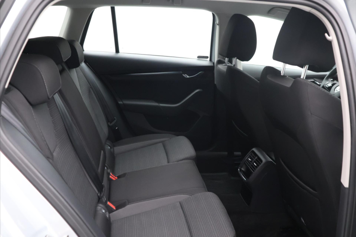 Škoda Octavia 2,0 TDI 85kW Ambition CZ DPH
