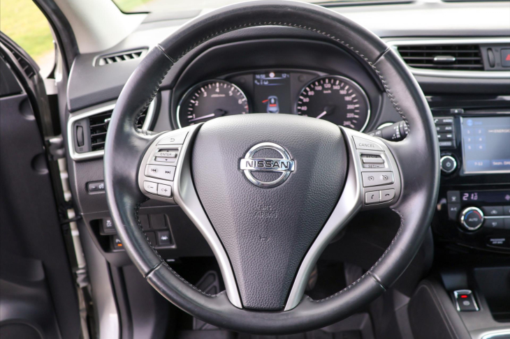 Nissan Qashqai 1,2 DiG-T 85 kW Panorama Tekna
