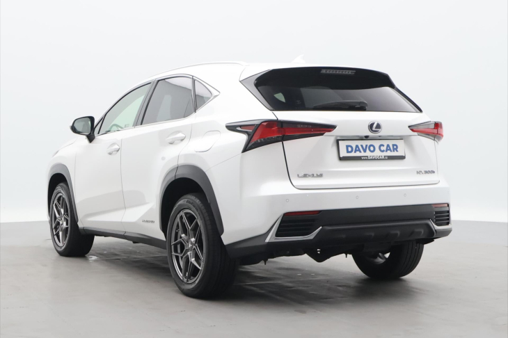 Lexus NX 300h 2,5 145 kW 4WD Prestige
