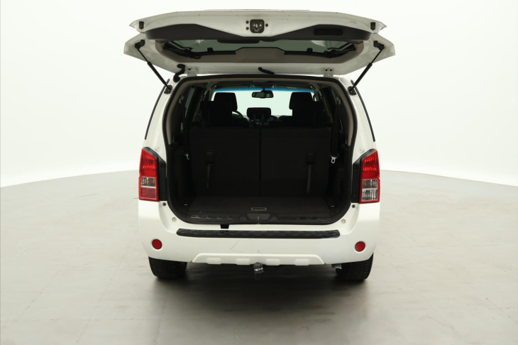 Nissan Pathfinder 2,5 dCi 140kW 4x4 7-Míst Tažné
