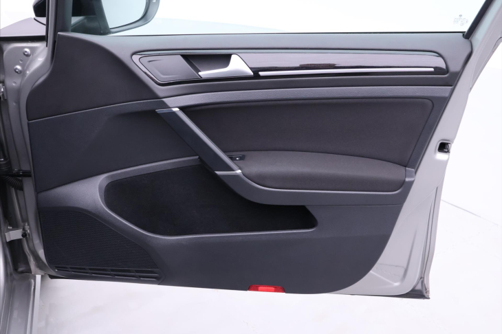 Volkswagen Golf 1,4 TSI 92kW Highline LED 1.Maj