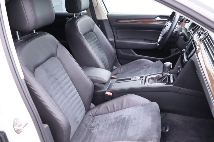 Volkswagen Passat 2,0 TDI 140kW R-line 4M CZ DPH