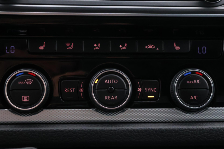 Volkswagen Multivan 2,0 TDI 150kW Highline LED