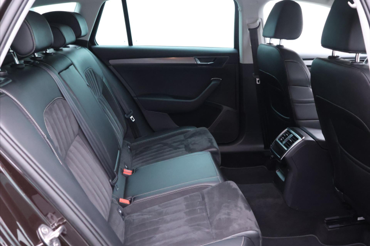 Škoda Superb 2,0 TDI 110kW Style DSG DPH CZ