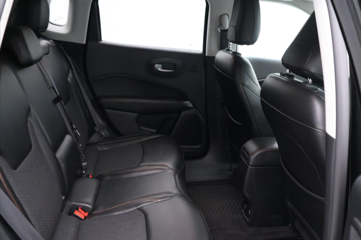 Jeep Compass 1,6 D LIMITED Aut.klima CZ