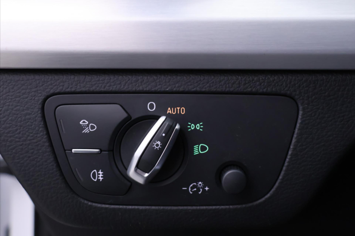 Audi Q5 2,0 TDI S-line 4x4 CZ