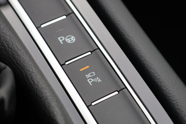 Volkswagen Arteon 2,0 TSI 206 kW R-line DSG DPH CZ