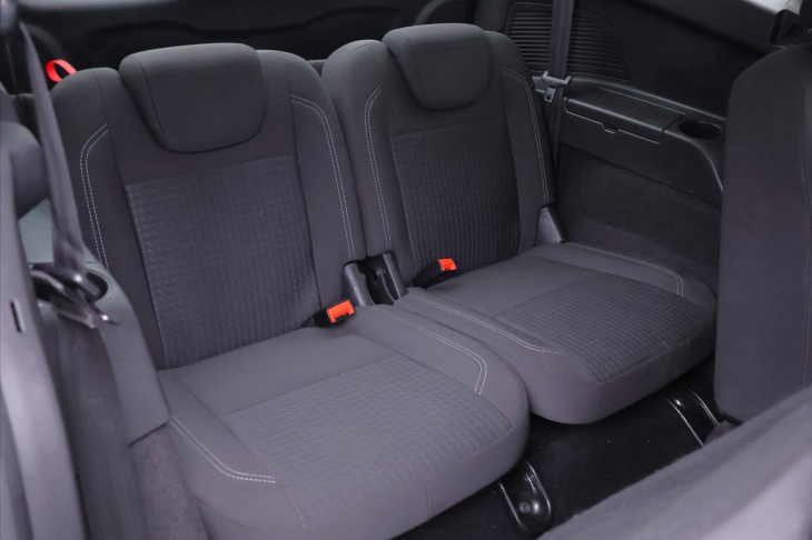 Ford Grand C-MAX 2,0 TDCI 110kW 7-Míst 1.Maj