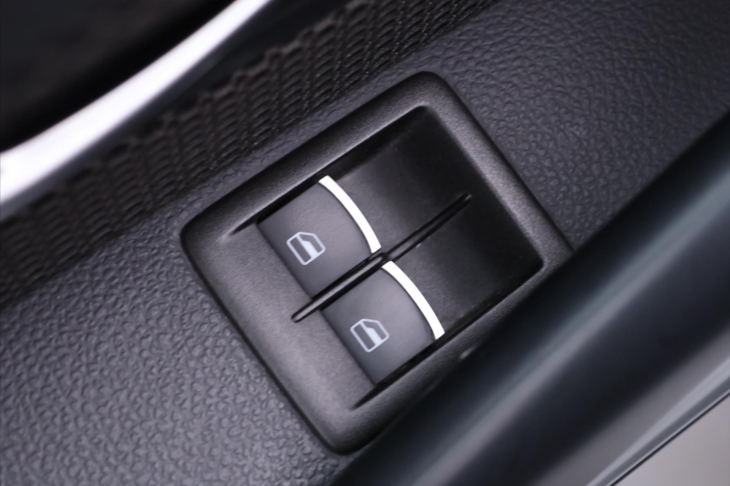 Volkswagen Scirocco 2,0 TDI 110kW DSG R-Line Xenon