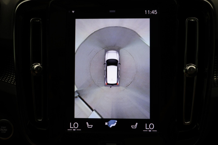 Volvo XC40 2,0 182KW R-DESIGN Kamera DPH