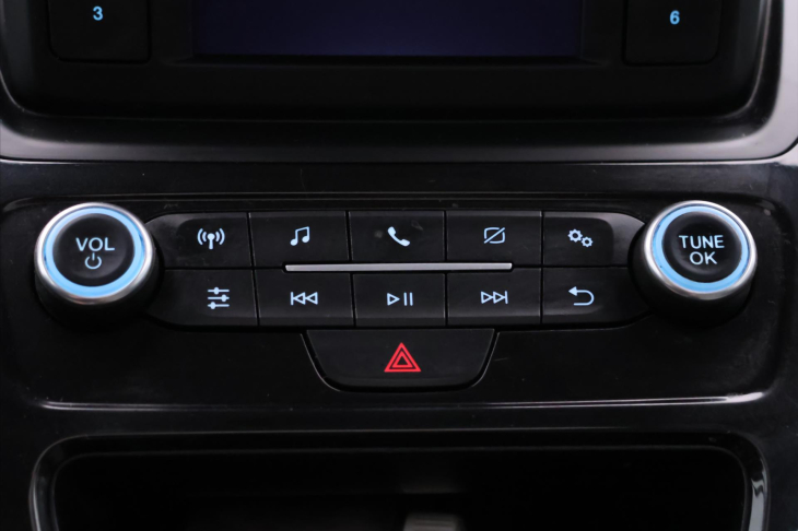 Ford Tourneo Connect 1,5 TDCI Titanium Tažné CZ