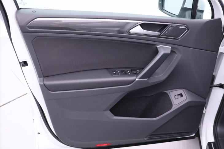 Volkswagen Tiguan 2,0 TSI R-line Highline DSG 4M