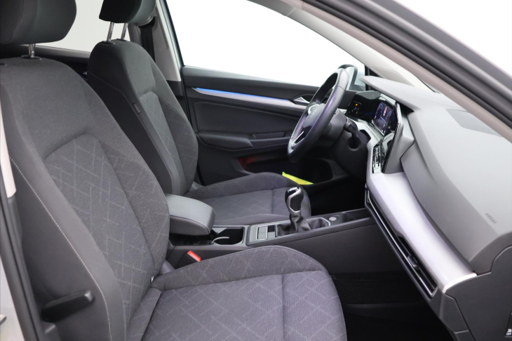 Volkswagen Golf 1,0 TSI 81kW Life M6