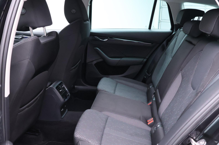 Škoda Octavia 2,0 TDI Clever Matrix 1.Maj DPH