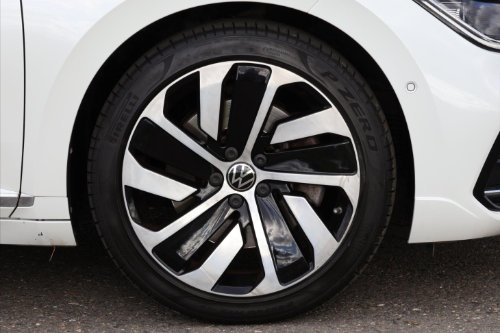 Volkswagen Arteon 2,0 TSI 206 kW R-line DSG DPH CZ