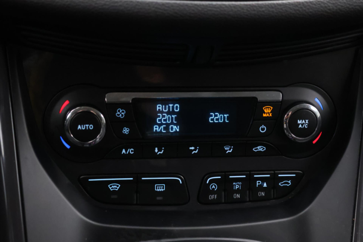 Ford Kuga 2,0 TDCI 132KW TITANIUM Tažné