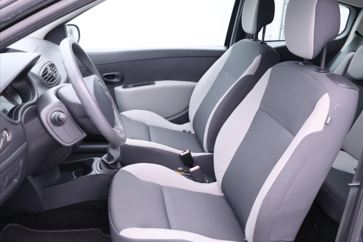 Renault Clio 1,2 i CZ 1.Majitel 9'250km