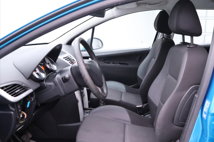 Peugeot 207 1,6 HDI 68kW Klimatizace CZ