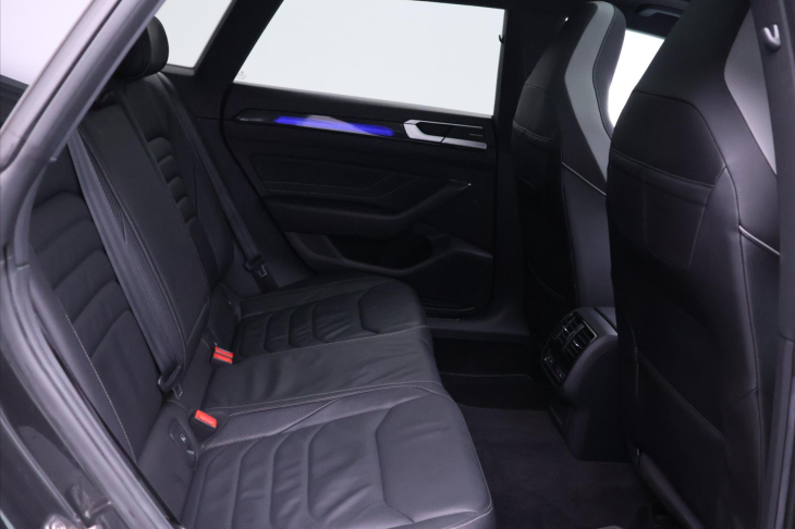 Volkswagen Arteon Shooting Brake 2,0 TSI 140kW DSG R-line HUD