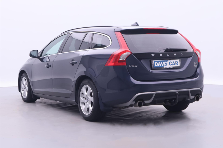 Volvo V60 2,4 D4 V5 120kW AWD R-design