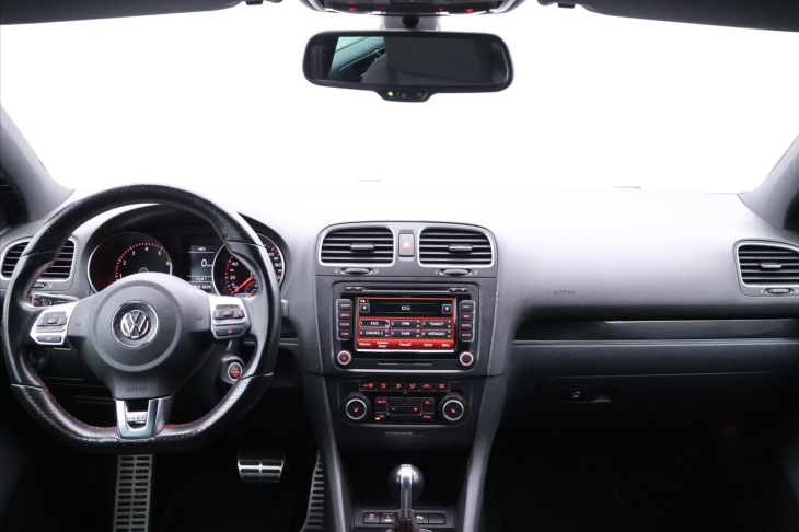 Volkswagen Golf 2.0 GTI 155kW DSG Xenon CZ