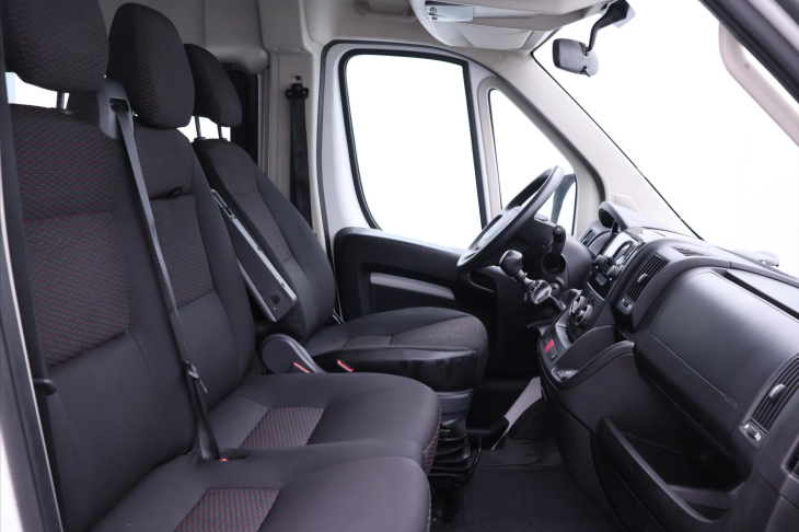 Peugeot Boxer 2,2 HDI 103 kW L2H2 6-Míst DPH