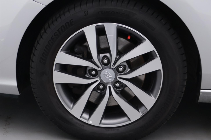 Hyundai i30 1,4 T-GDI 103kW DCT Navi LED