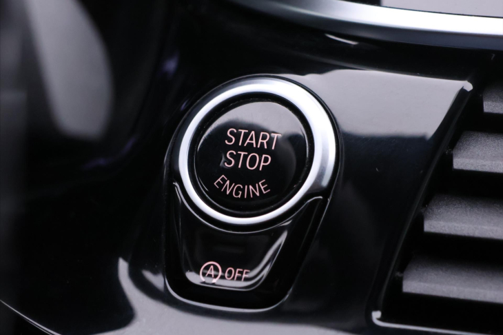 BMW Řada 5 3,0 530d xDrive 195kW M-paket