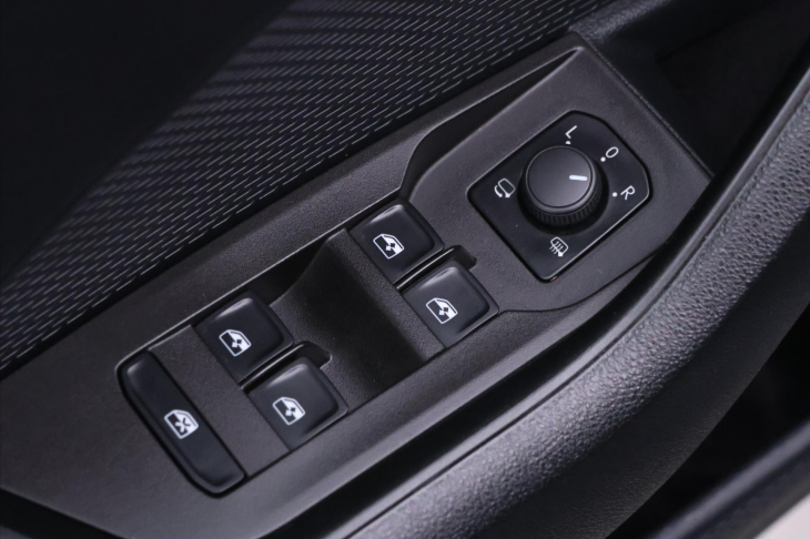 Škoda Octavia 2,0 TDI 85kW Ambition DSG DPH