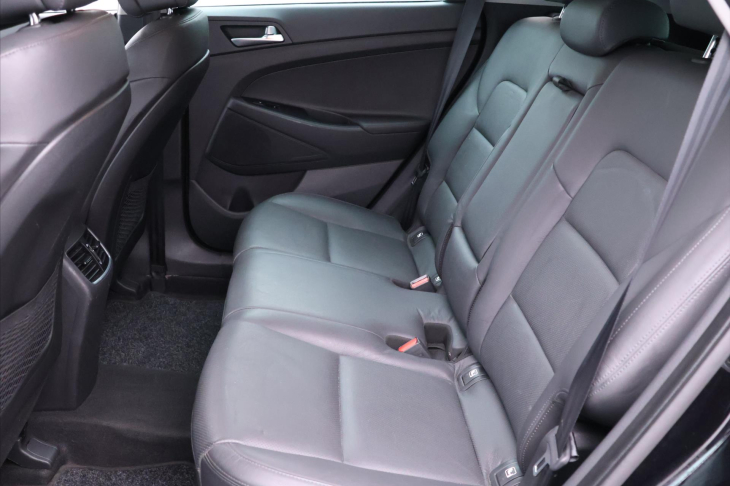 Hyundai Tucson 1,7 CRDI Xpossible Navi 1.Maj