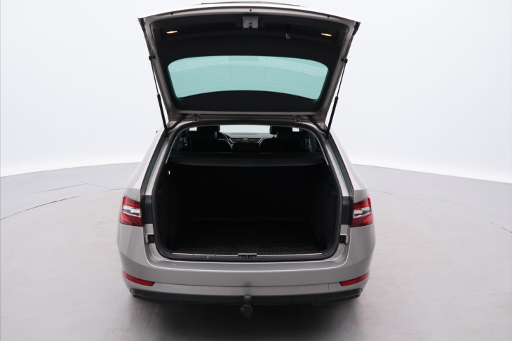 Škoda Superb 2,0 TDI DSG Style+ Kůže DPH