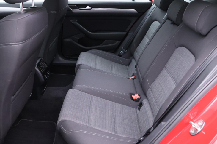 Volkswagen Passat 2,0 TDI DSG Business Panorama