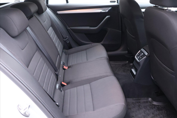 Škoda Octavia 2,0 TDI 110kW CZ Style Kessy