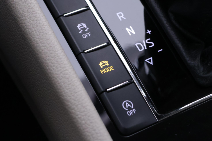 Škoda Superb 2,0 TSI 200kW L&K DSG 4x4 CZ