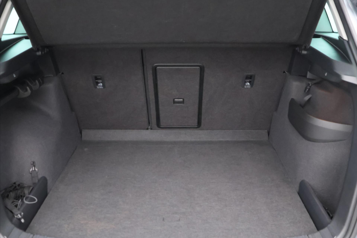 Škoda Karoq 1,6 TDI 85kW Ambition CZ DPH
