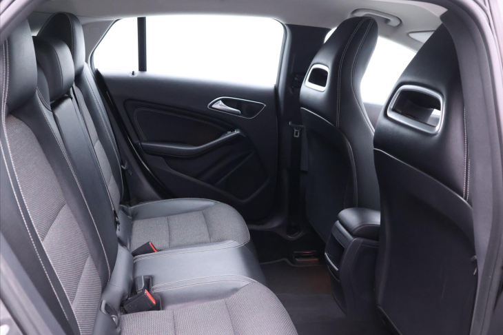 Mercedes-Benz CLA 2.1 200CDi 100kW Aut. Xenon