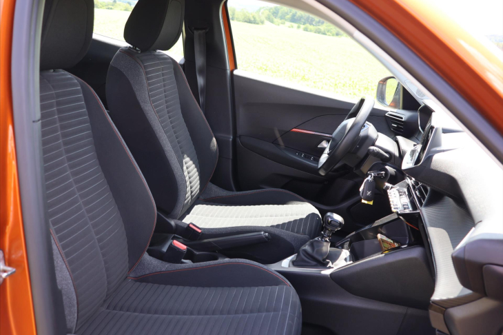 Peugeot 2008 1,2 PT 74kW CZ Klima ACTIVE