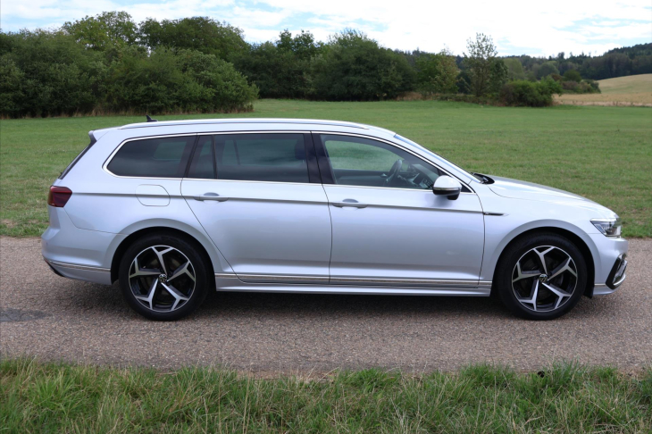 Volkswagen Passat 2,0 TDI DSG R-LINE Matrix